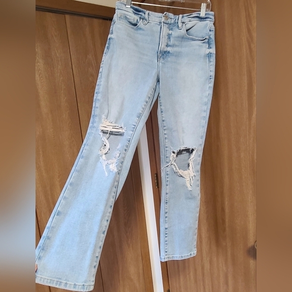 Good American Good Classic Distressed High-Rise Slim Jeans - Picture 3 of 8